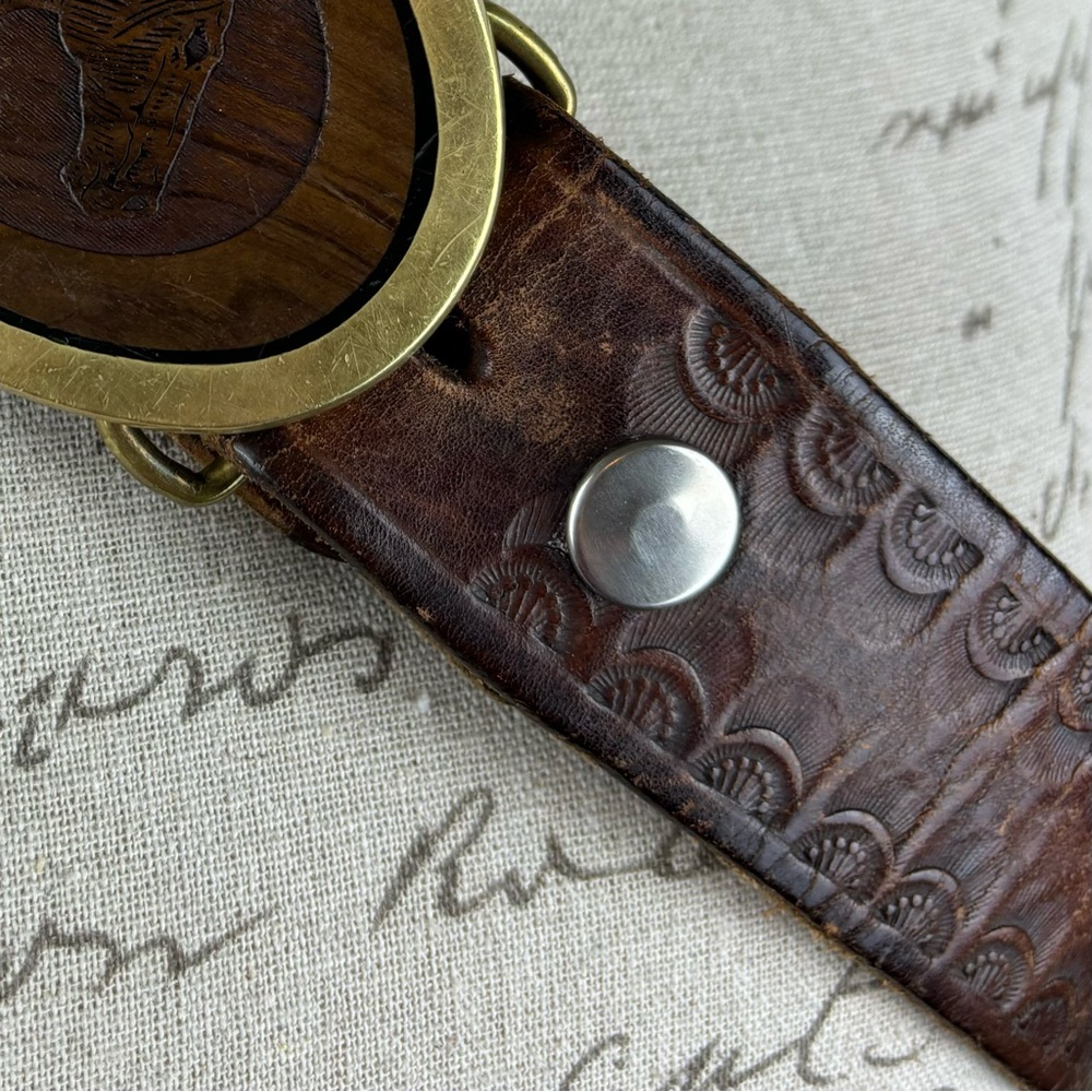 Leather belt in brown with wood etched horse head/brass buckle-33-38” waist - Picture 10 of 11